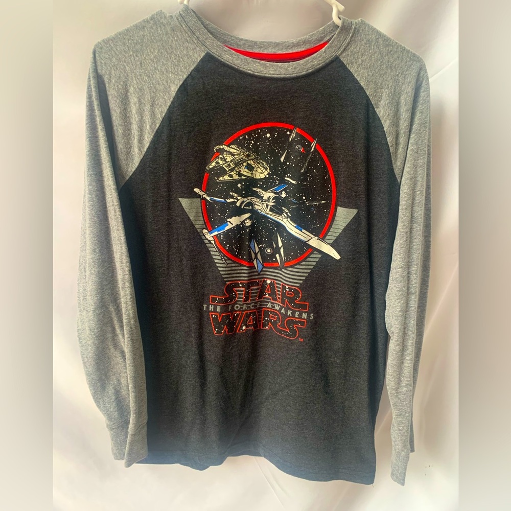 Star Wars Youth Boys long sleeve tee XL The Force Awakens NWOT. Excellent cond.